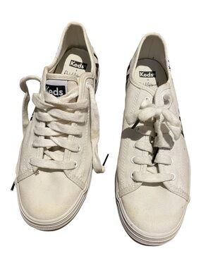 Keds Off-White Canvas Low-Top Sneakers